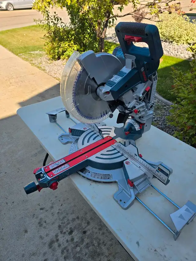 Bosch GCM12SD Double Bevel Miter Saw63793631517699121