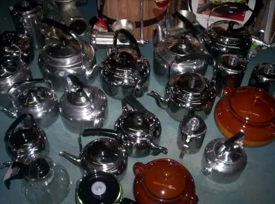 BOUILLOIRE,THEIERE,CAFETIERE,JARRE FEVE AU LARD,CHAUDRON FONTE, View more