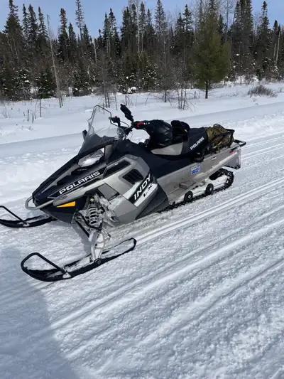 2016 Polaris LXT 3500 km spare belt no trade