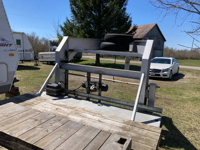 Selling 28' 5th wheel flat bed beavertail trailer c/w 9ton winch in Cargo & Utility Trailers in Hamilton - Image 9