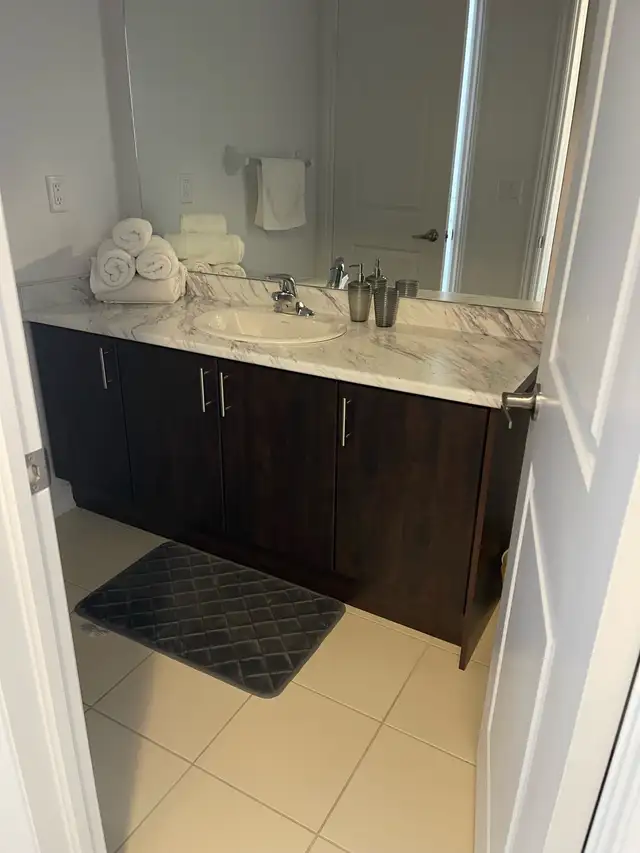 New brand town house for lease in Long Term Rentals in Oakville / Halton Region - Image 11