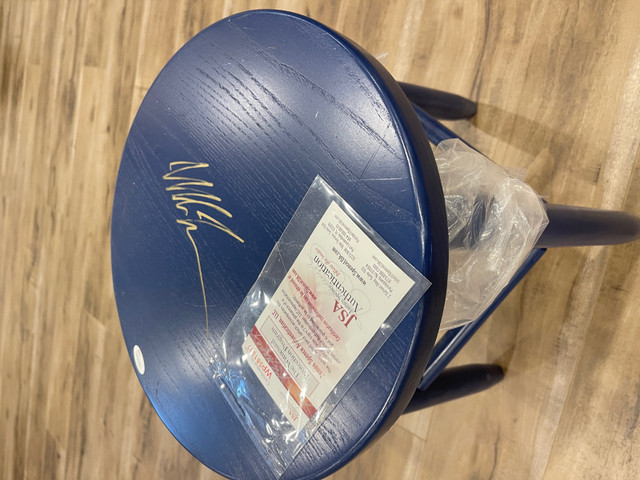 Make tyson stool with gold autographed  in Arts & Collectibles in Markham / York Region - Image 4