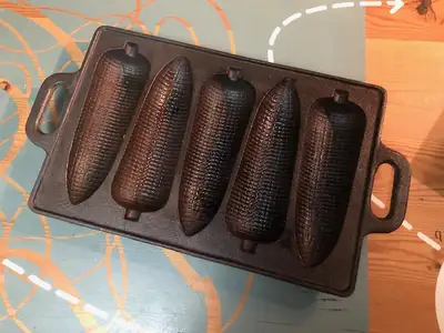 5 EQR CORN COB SHAPE CORNBREAD MUFFIN CAKE PAN...LIKE NEW!!!, View more