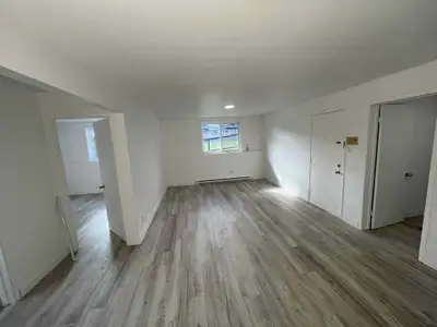 Appartement 4 1/2 (2 chambres et 1 salle de bain) 591 5e Avenue, Shawinigan, QC G9T 2M5, Canada Gran...