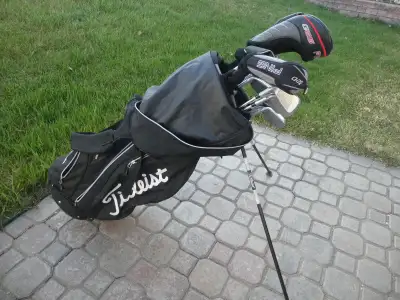 Men’s PING I20 Right Hand Golf Club set & Titleist Bag, View more