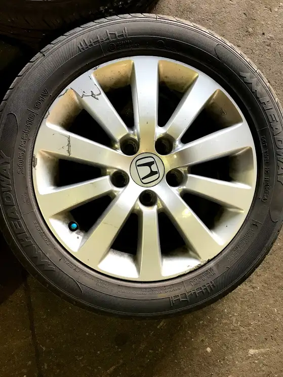 Honda Civic SIR Rims + P205/55/16 all season tires in Other Parts & Accessories in Markham / York Region - Image 6
