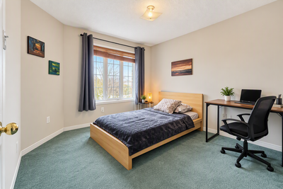 **Available Now** Private room a in a clean and quiet home in Barrhaven, Ottawa, close to public tra...