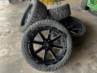 22” Rims 33” x 12.5” Tires Small offset 15,000km on them 6x5.5 Must pick up - located 10 minutes out...