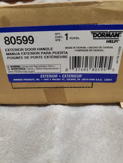 New in box. Chevy/GMC right side(passenger) door handle. Was purchased for 2006 Avalanche. P/N - 805...
