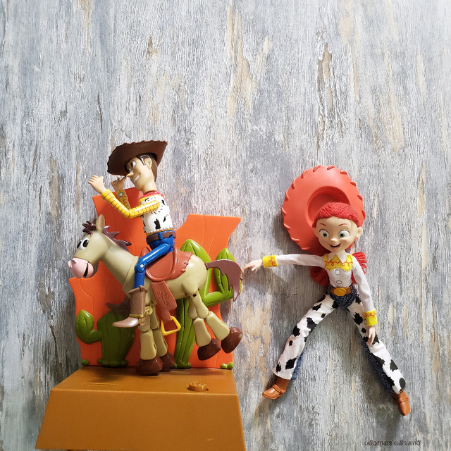 Toy Story - Woody & Bullseye Animated Coin Bank & Jessie Doll dans Jouets et jeux  à Ville de Montréal - Image 2