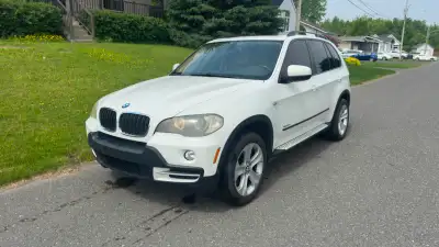 Véhicule en super bonne condition. A/C fonctionnel, banc chauffant , cruise control, toit ouvrant, v...