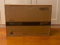 Hot Toys DX04 Bruce Lee Enter The Dragon Deluxe (extra base)