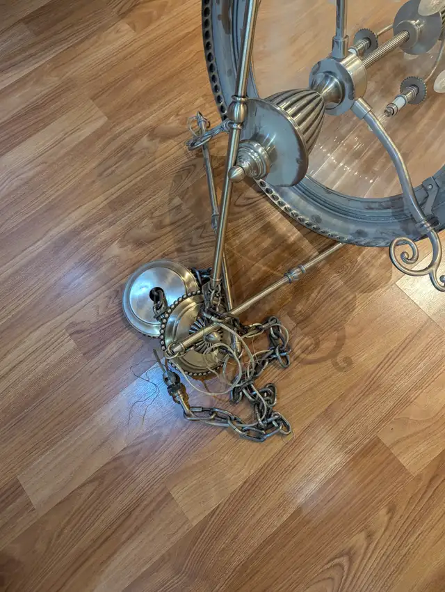 Chandelier in Indoor Lighting & Fans in Mississauga / Peel Region - Image 5