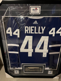 Framed signed Morgan Reilly jersey 