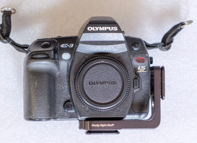 Olympus e3 DSLR in Cameras & Camcorders in Winnipeg