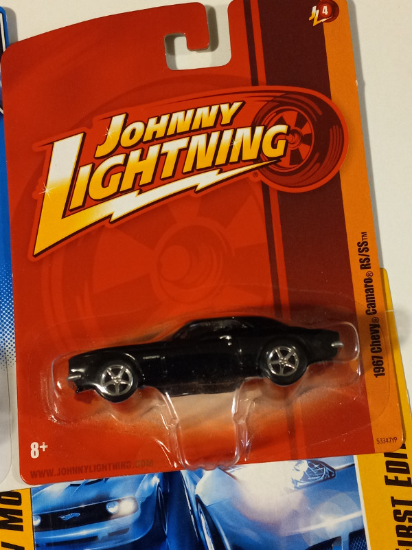 Hot Wheels Camaro 1967 Color Changer,RS/SS,Concept Lot of 4 MT in Toys & Games in Trenton - Image 3