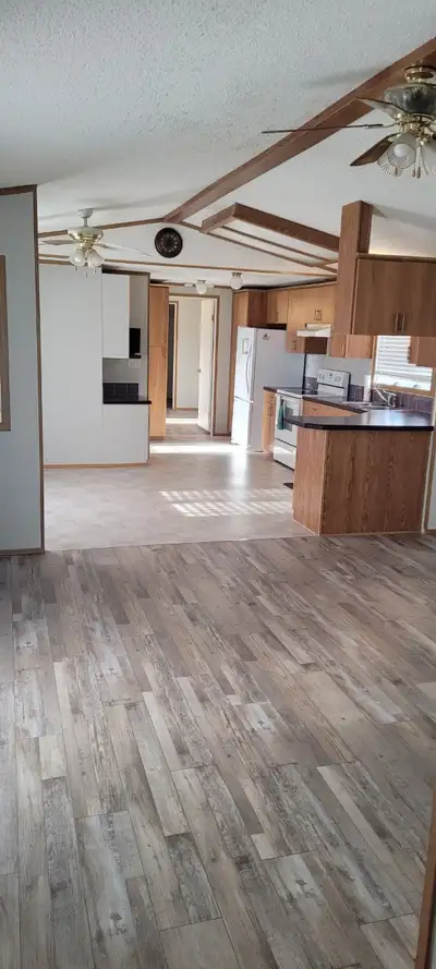 Mobile Home for rent in Pineridge Trailer park