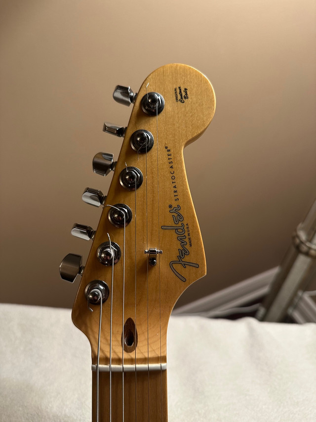 2015 Fender Professional Stratocaster  in Guitars in St. Catharines - Image 3