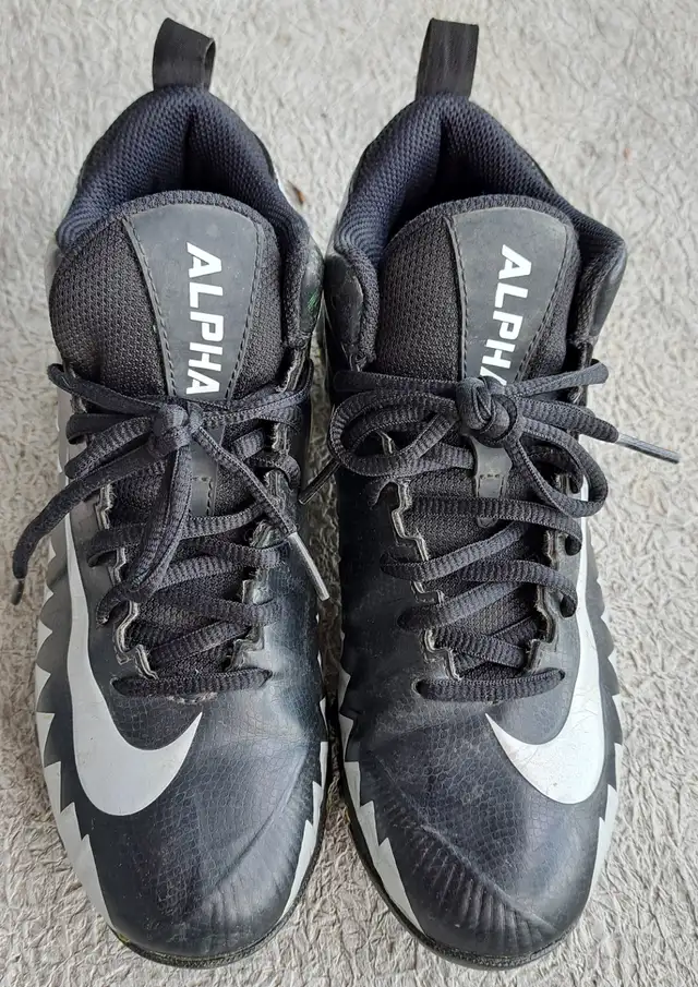 Soccer cleats size 4