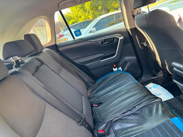 2019 Toyota RAV4 LE in Cars & Trucks in Markham / York Region - Image 4