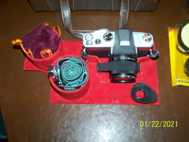 Mamiya/Sekor 500 DTL Film Camera and Lens in Cameras & Camcorders in Hamilton - Image 2