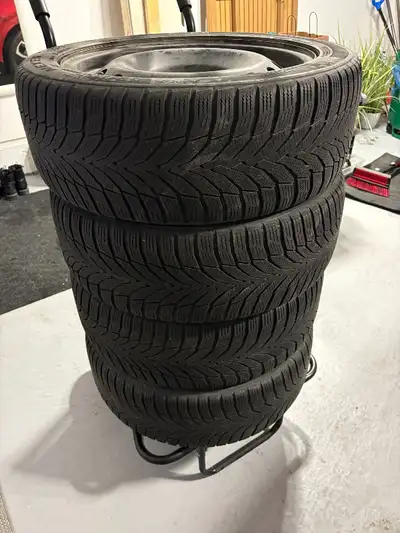 - Less than 30k KM on them (used for less than 2 seasons) - Came off of 2022 Kia K5, bought for Wint...