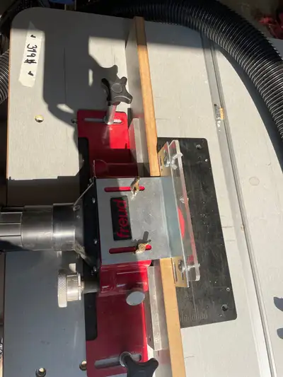 Like new Freud Router Table