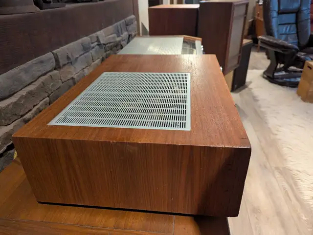 Yamaha CR-1020 AM/FM stereo receiver in Stereo Systems & Home Theatre in Ottawa - Image 9
