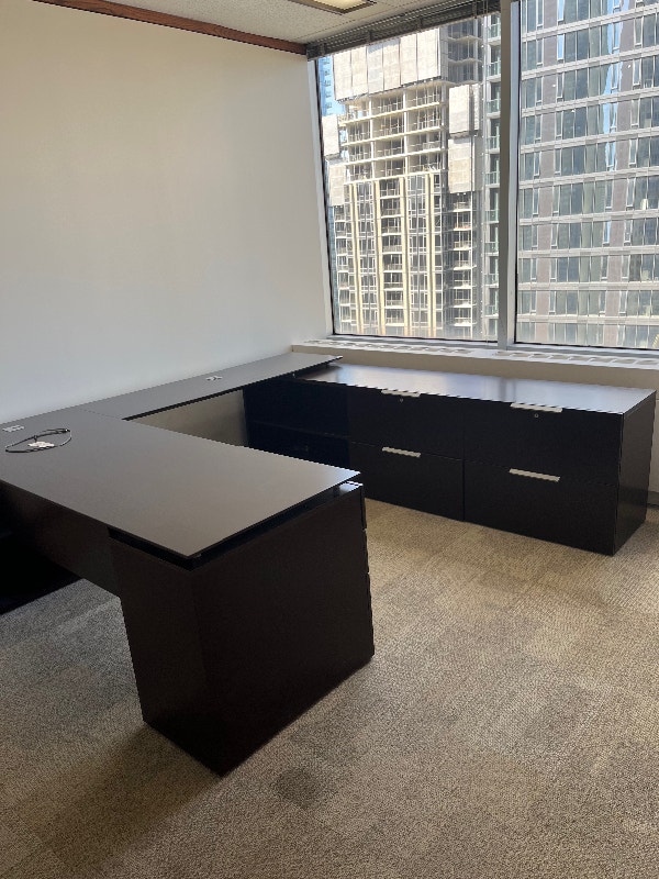 Free top of the line office desks Free Stuff City of Toronto Kijiji