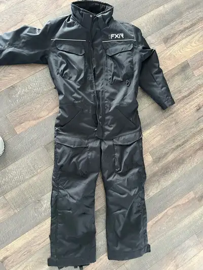 New last year fxr mono suit. Only used to blow snow with so in absolute perfect condition. Was only...