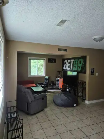 Great location for student rental 2 mins walk to Laurier University and 10 mins walk to plazas and r...
