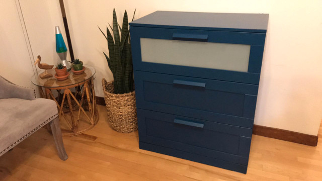 Ikea BRIMNES Commode à 3 tiroirs, bleu/verre dépoli. Dresser. | Commodes et  armoires | Ouest de l'Île | Kijiji