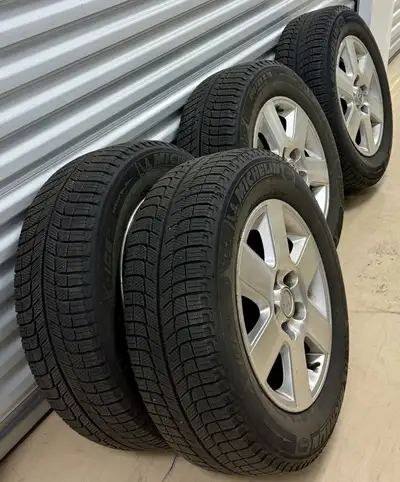 Michelin X-ICE XI 3 Winter Tires 215/65/R16 STUDLESS Used 1 Winter Season. 2008 Toyota Sienna Alumin...