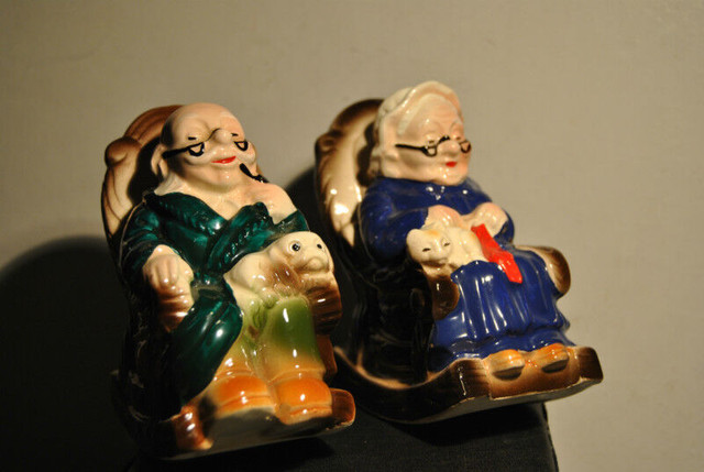 5 pc Collection Salt Pepper Shakers in Arts & Collectibles in Vancouver - Image 4