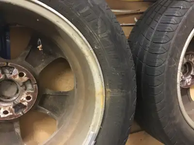 Four Michelin Summer Tires with Mag 205/55/16 91H used two seasons , the rimes were belonging to Kia...