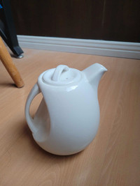 Théière blanche / white teapot