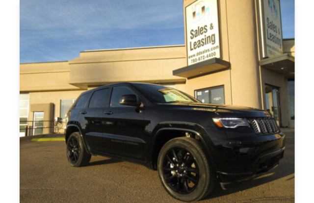 2022 Jeep Grand Cherokee WK Altitude/Sunroof in Cars & Trucks in Edmonton