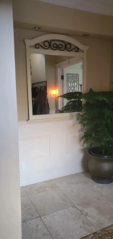 Very large entrance mirror in Home Décor & Accents in City of Toronto