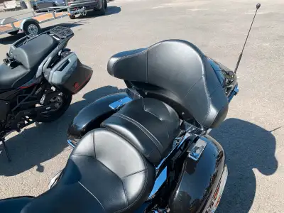 Voyager 1700 2017 comme neuve , pare brise 12 pouces sur moto , seulement 18500km , entretien fait p...