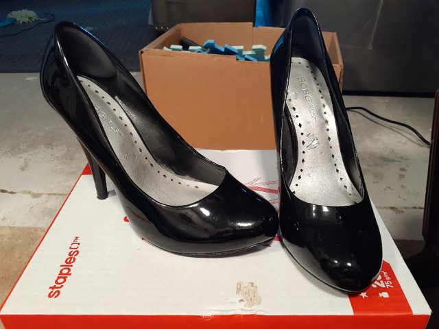 Black BCBG Heels size 6.5/7 in Women's - Shoes in Cambridge