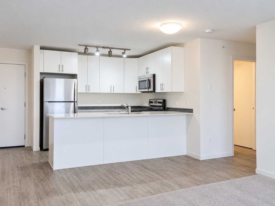 Spacious 2 Bed + 1 Bath Condo 4