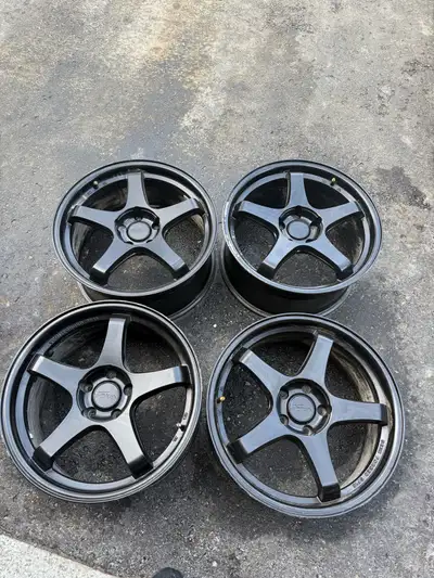 Honda Accord 18 Inch Rims 5x114.3 bolt pattern Already have hub centric rings on them at 64.1mm cent...