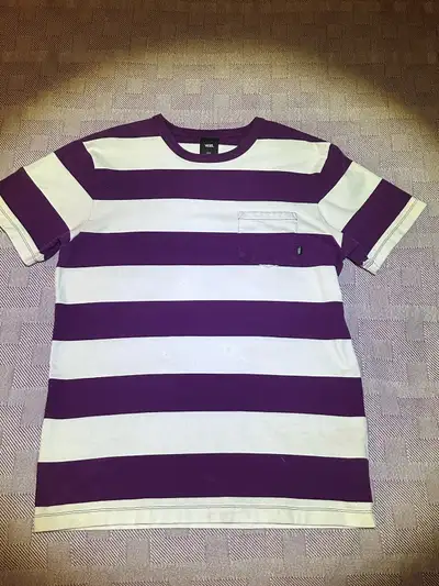 Good condition T shirt Size large I’d say fits like a medium Dm for more info