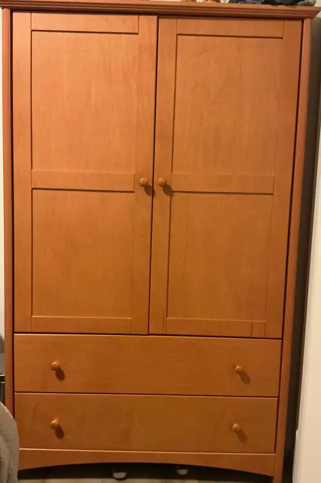 Set de chambre in Dressers & Wardrobes in Longueuil / South Shore - Image 3