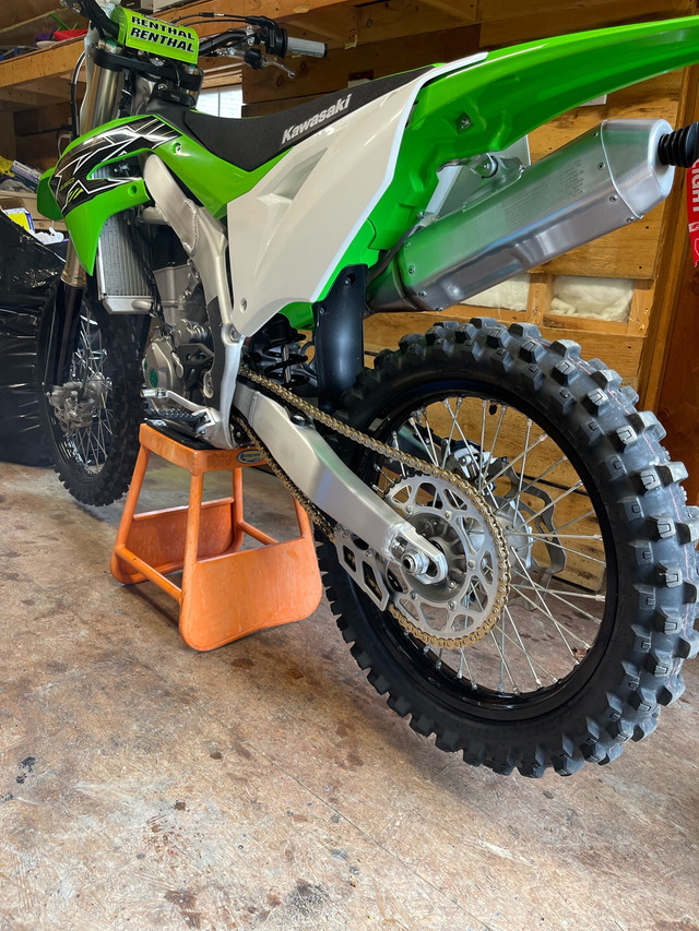 2019 KX450 SUPER CLEAN 17hr in Dirt Bikes & Motocross in Ottawa - Image 4