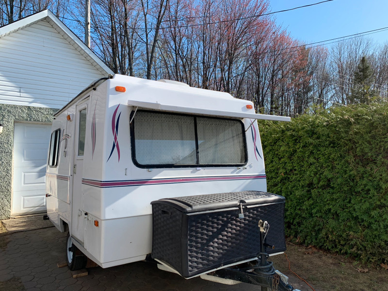 Petite Roulotte légère fibre de verre style booler Caravanes classiques Laurentides Kijiji