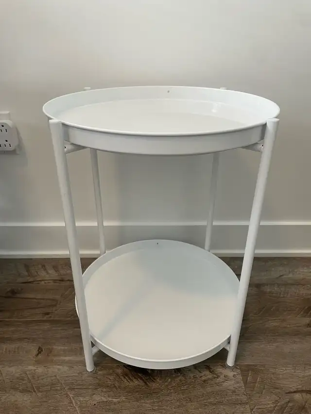 Side Table470040767418214400