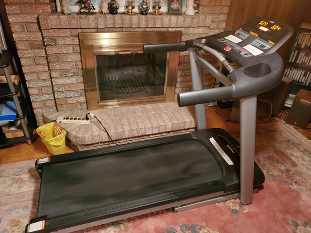Treadmill Tempo 632T  in Exercise Equipment in Mississauga / Peel Region - Image 2