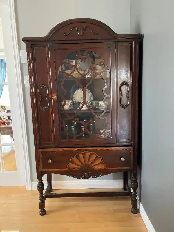 Antique Dining room set in Dining Tables & Sets in Moncton - Image 5
