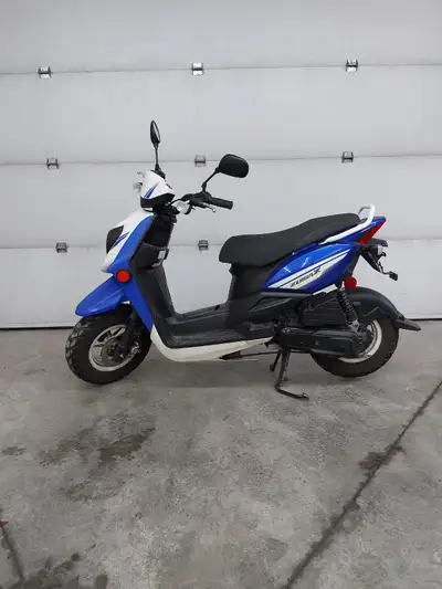 Yamaha zuma 2014 Comme un neuf aucune scratch. Bougie,filtre,huile changé et une batterie neuve. Prê...